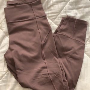 SOLD!!LULULEMON in movement leggings 25”